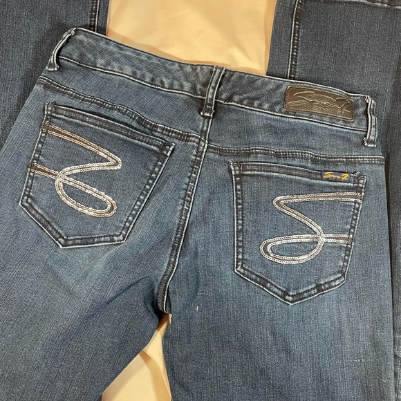 Seven7 Women's‎ Blue Jeans, Slim Boot, Size 6 - Picture 13 of 16